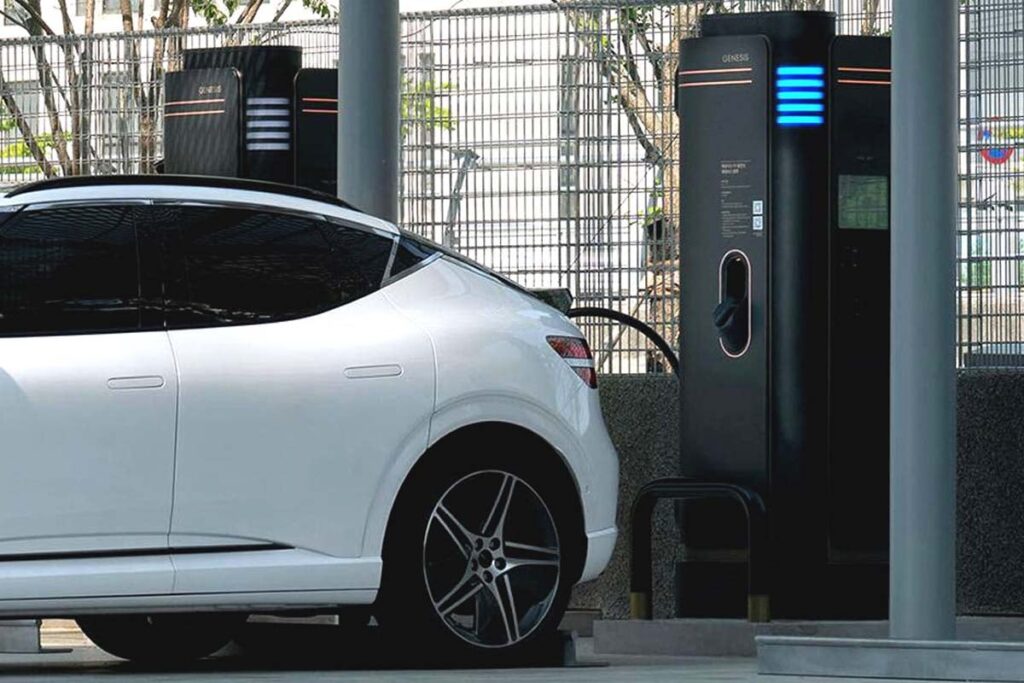 【電気自動車】EVの電磁波「放射線被曝」の噂は本当か？ ドイツ調査が明かした車内磁場の実態