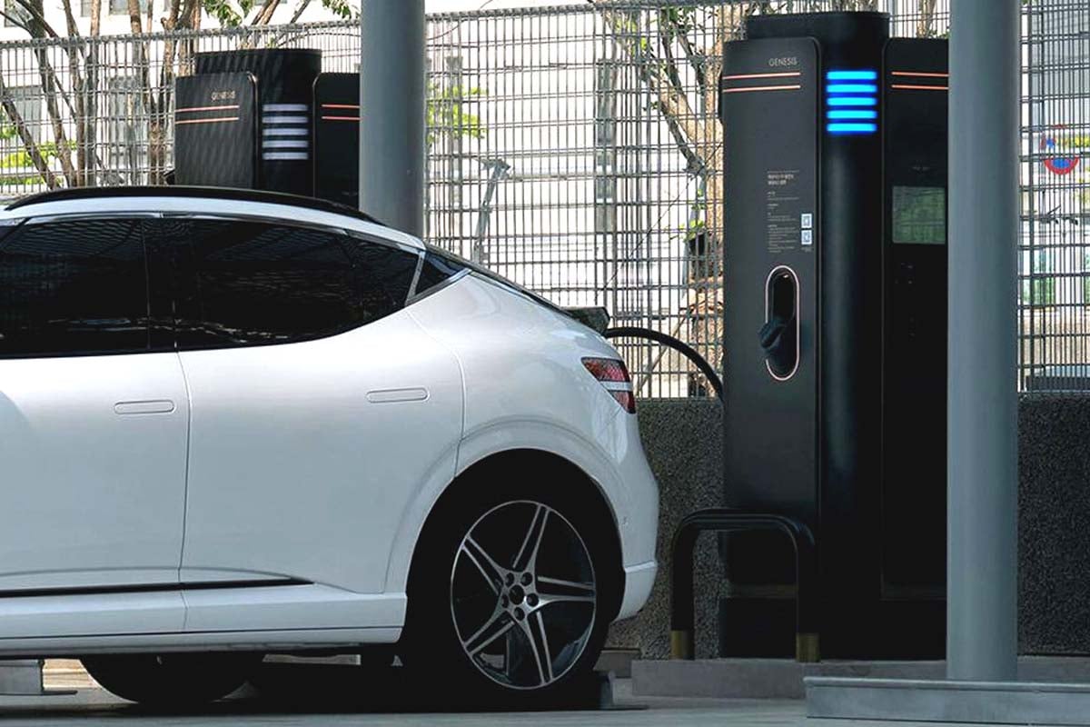 【電気自動車】EVの電磁波「放射線被曝」の噂は本当か？ ドイツ調査が明かした車内磁場の実態