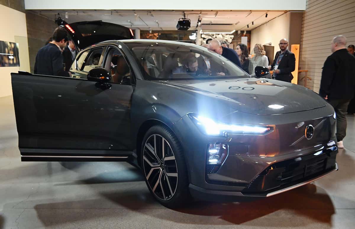 【クルマ】ボルボEVにグーグルAI「ジェミニ」を初搭載の新型車、運転補助機能搭載