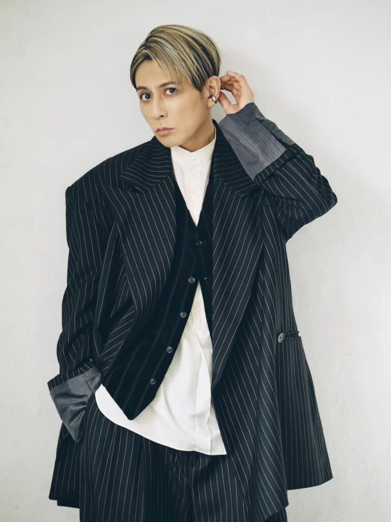 ケミストリー堂珍嘉邦（47）の姿に衝撃広がる「カッコよすぎて言葉がない」「卒倒しそう」