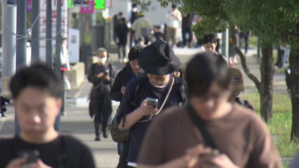 ポケモンGOで街中に人が溢れて密