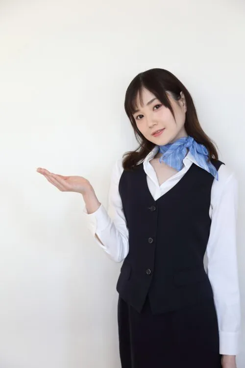 美人な女性が受付だったり店員だったりするとお客さんがキレないらしいからな