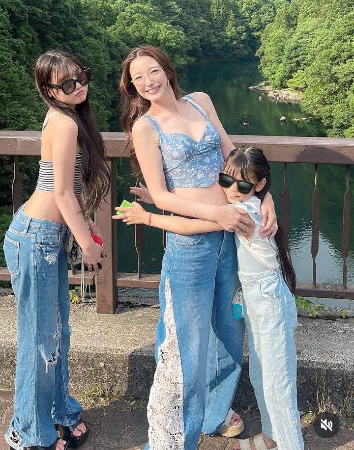 【芸能】木下優樹菜、娘の顔出しショット公開　釜山旅行中の娘2人の会話を明かす「まぢずっとこれ」