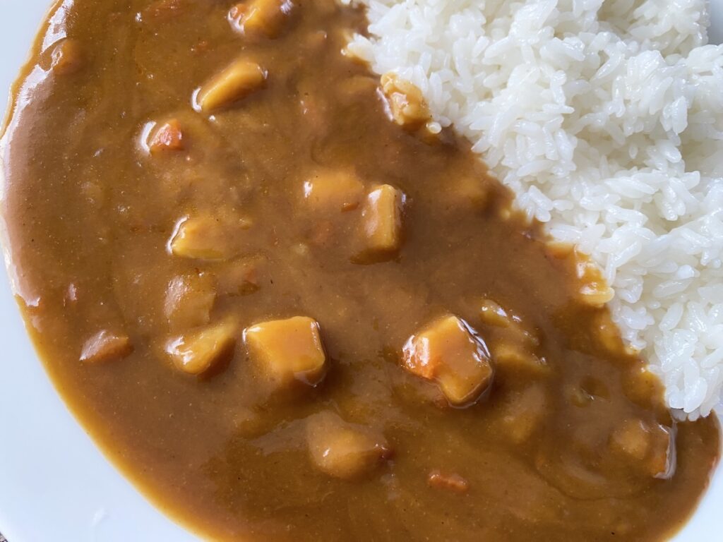 【Big-A】安さが爆発しすぎている「84円のレトルトカレー」、そのお味は【200g】