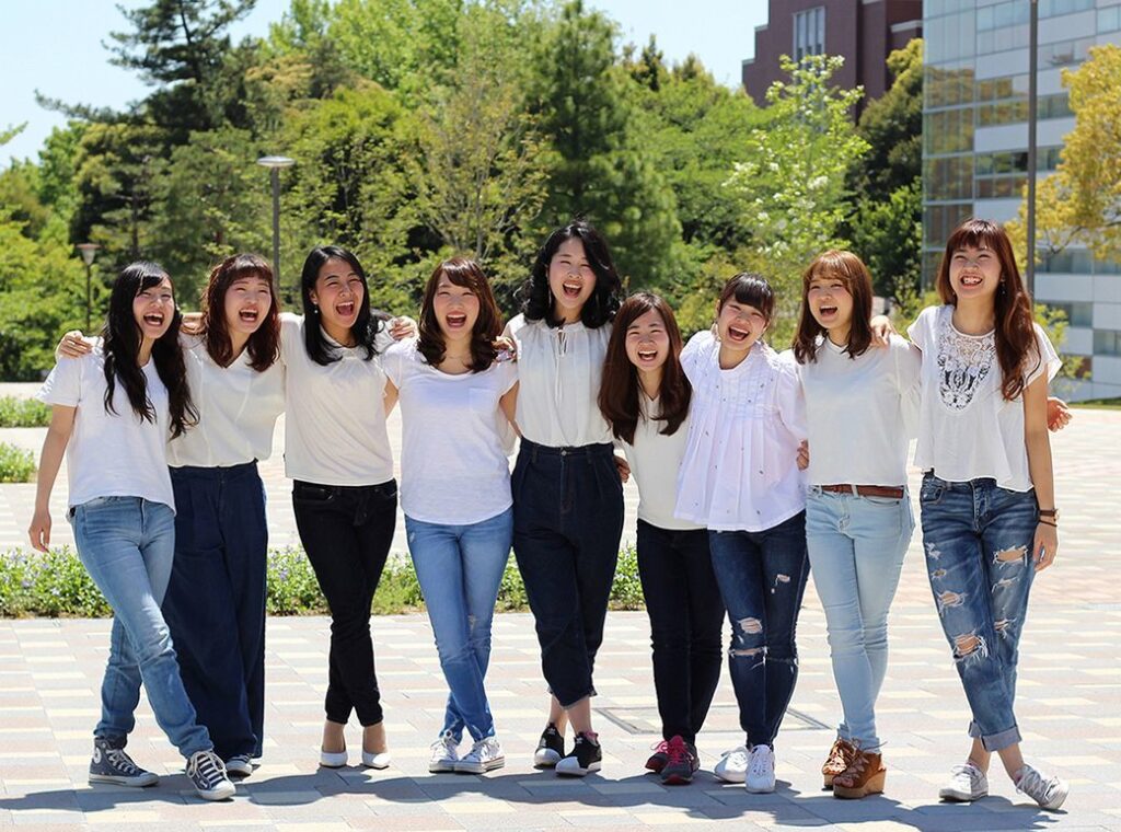 【悲報】教授「ゼミの選考を成績順にしたら殆ど女子になった」→女性達大絶賛