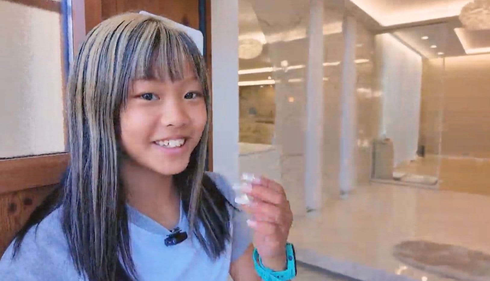 【ABEMA】小学生ギャル・ななにー(10歳)、100坪・8SSLDKの自宅豪邸を公開「高級車が10台買えるくらいの値段」50畳以上のリビング&キッチンに驚きの声