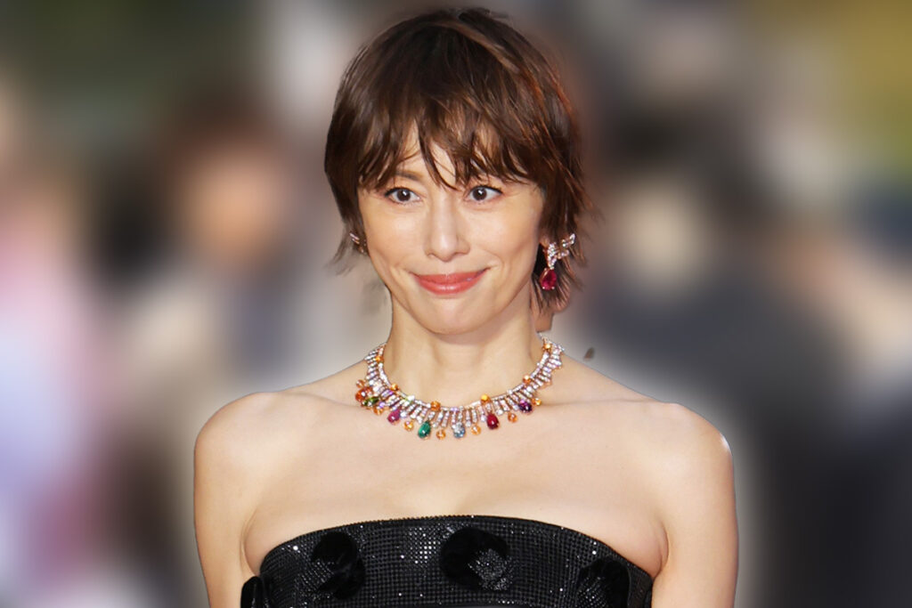 《米倉涼子が“ガサ入れ”後の沈黙を破る》更新したファンクラブのインスタに“復帰”見込まれる