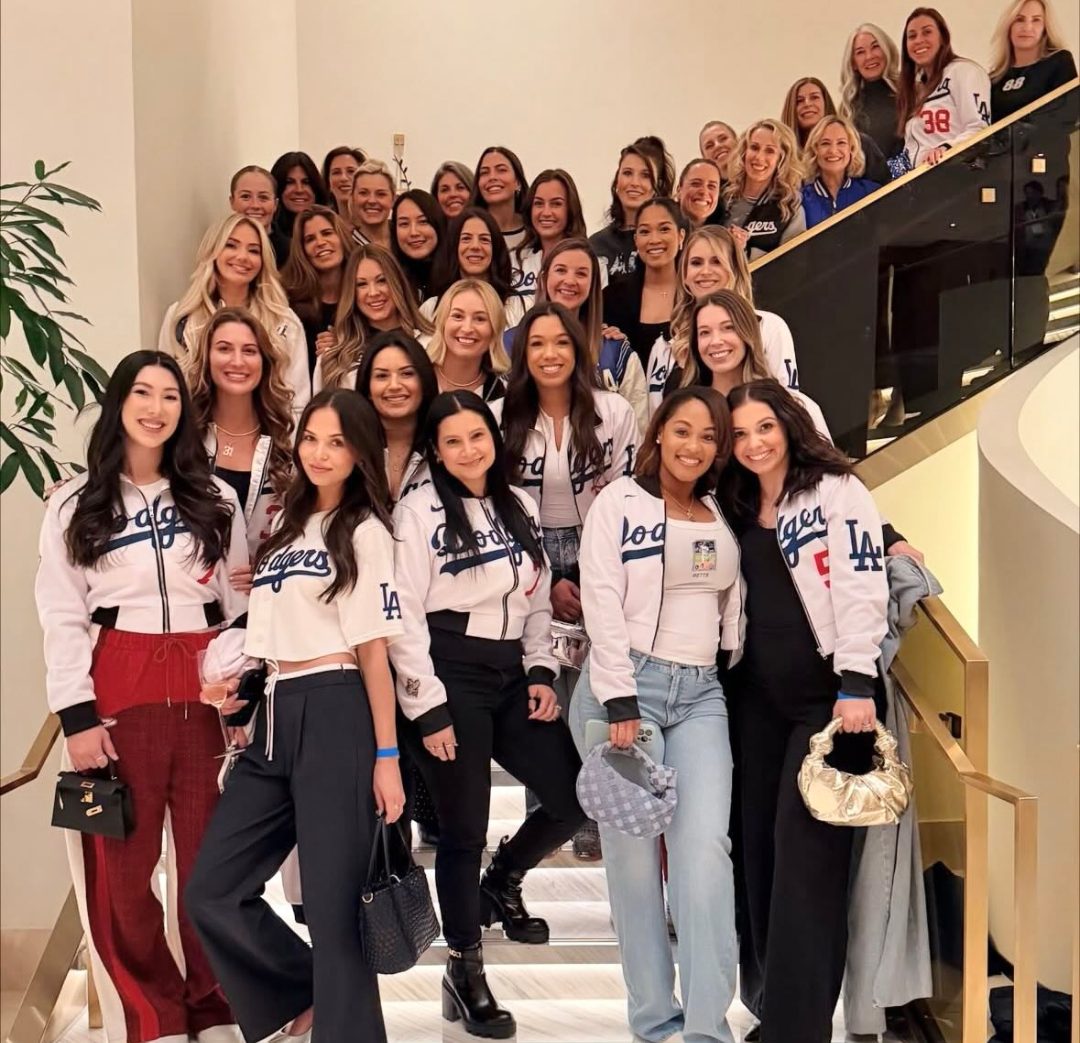 【悲報】ドジャース夫人会、全員集合ｗｗｗ