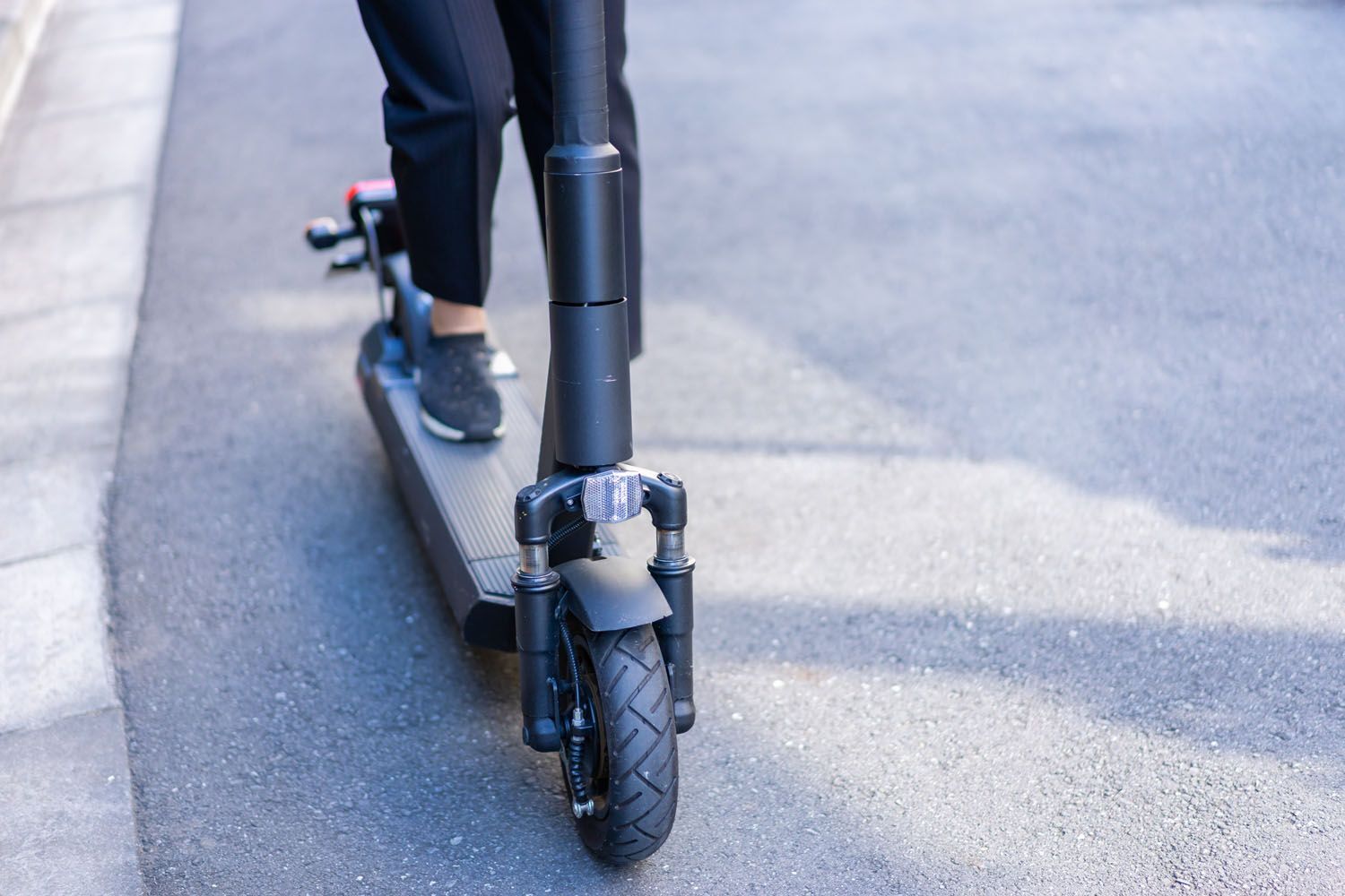 文春《LUUPによる道路のカオス化》事故ライダーの5人に1人が飲酒運転「野放しを許すな」