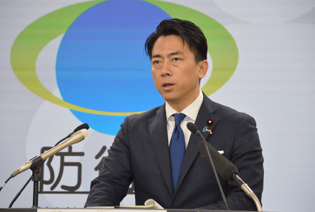 再)　中国軍機が自衛隊機にレーダー照射　沖縄本島南東の公海上空　小泉防衛相、未明の臨時会見