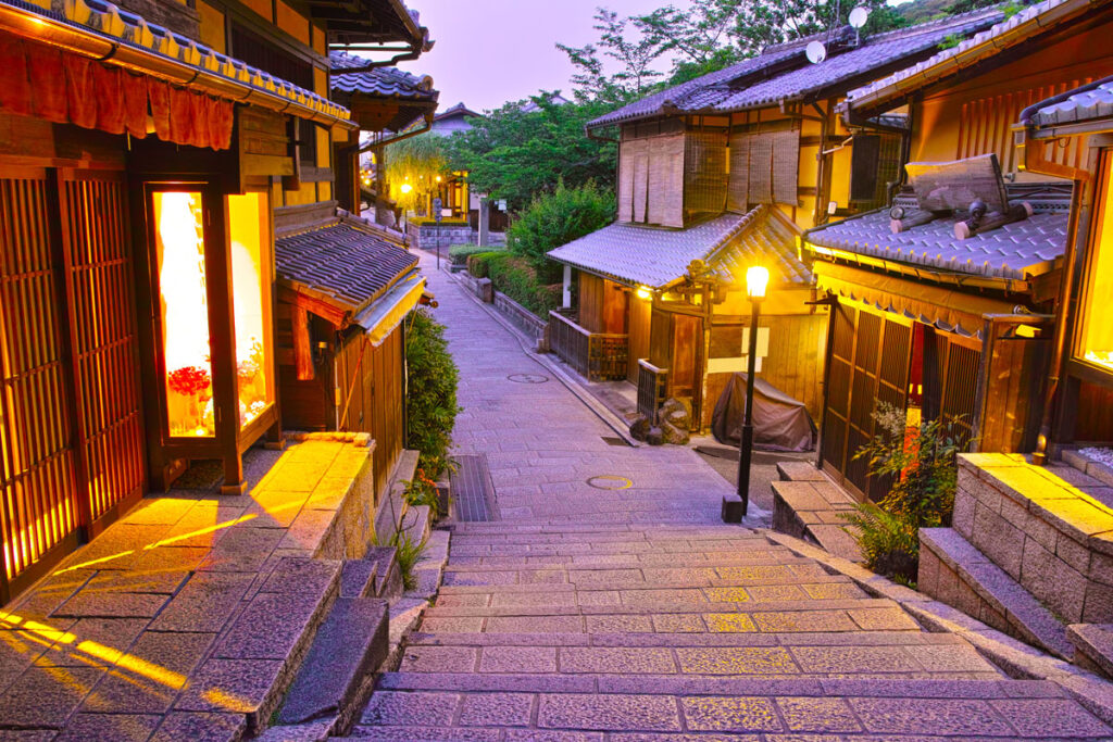 【米フォーブス誌・日本は外国人旅行者の憧れの地としてトップに君臨している】英国で日本旅行の人気が急上昇　訪日前に日本語を学ぶ旅行者が増加