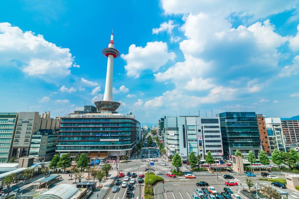 【京都】市民「ｲﾔｱｱｱｱ！市役所の公務員が勤務中にスマホ使ってる！通報したろ！」