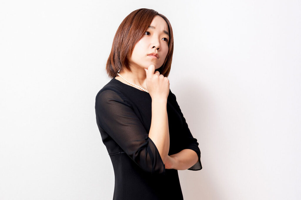 【マナー】「ご先祖様が『オッ透け感！』って思うわけないだろ」葬儀の“黒タイツNG・透け感必須”マナーに「誰得？」「キモい」と批判殺到