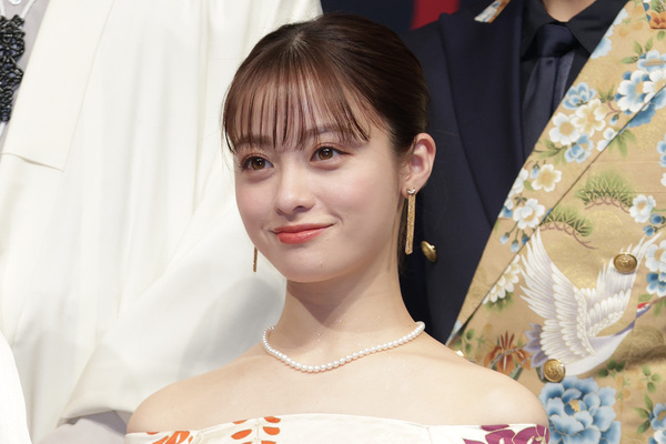 「お願いだから復帰して」橋本環奈 『NHK紅白』の“グダグタ進行”が大不評で“異次元の対応力”に再脚光…ハプニングにも動じない抜群の安定感