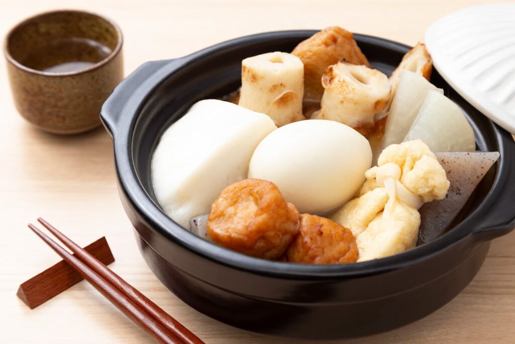 【料理】おでんの人気の定番具材は？！　「大根」「玉子」「餅巾着」「牛すじ」「こんにゃく」「ちくわ」「はんぺん」…