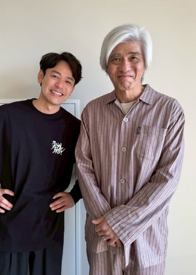 【悲報】佐藤浩一さん、やせたかなしい姿で見つかる