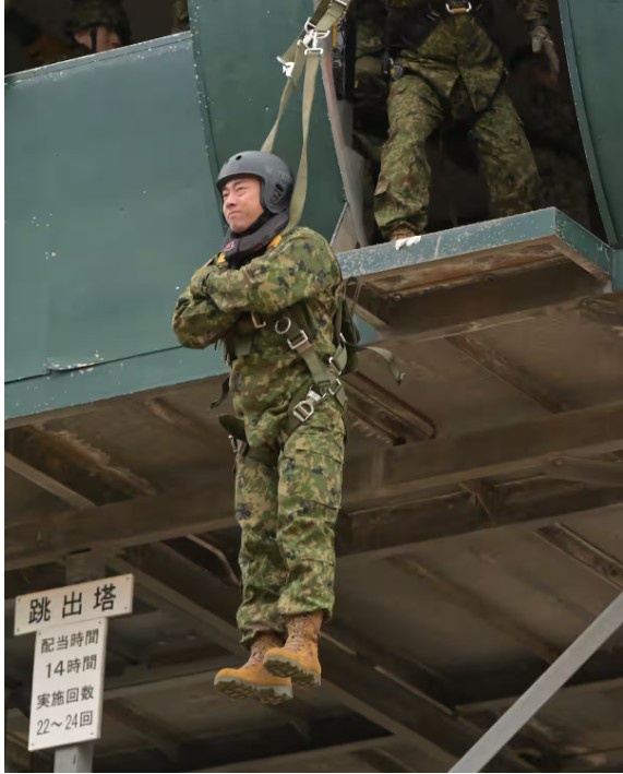 【飛び降りるとは高いとこから落ちることです】小泉進次郎氏、11m飛び降り体験へ