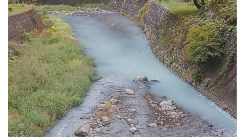 【山梨・】「認識不足だった」 ペンキを不法投棄➡川が白濁➡魚約10匹死ぬ 県が投棄した男性に行政指導 上野原市