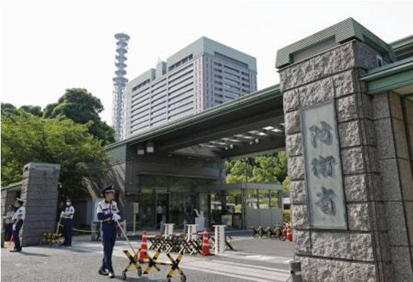 防衛省「愛国者は増えまくったのに自衛隊応募者は減る一方…何故だ」