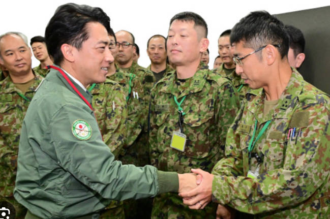 【国防】小泉防衛大臣「今までだったら自衛隊は、自分から手柄や成果を言わず、『いつか誰かが分かってくれればそれでいい』この思考が大きかった。私はこれを変えたい