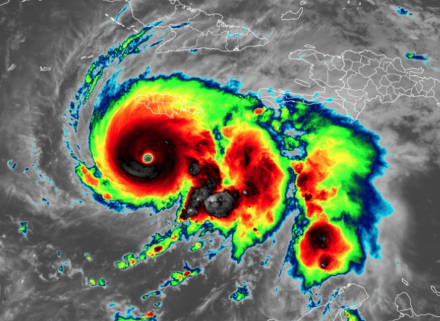ハリケーン「メリッサ」、前例のない勢力を保ったままジャマイカに接近中