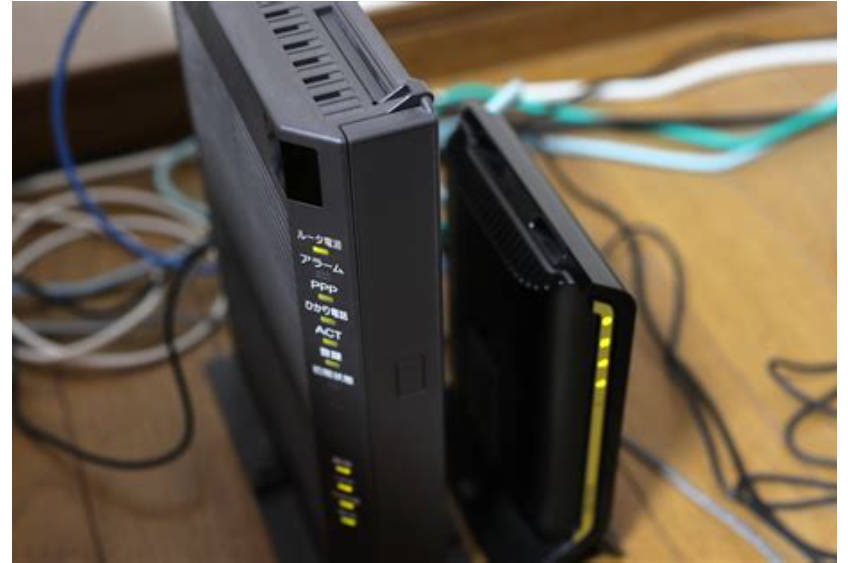 経済産業省「ルーターのセキュリティホール放置は危険。毎月買い換えろ。」