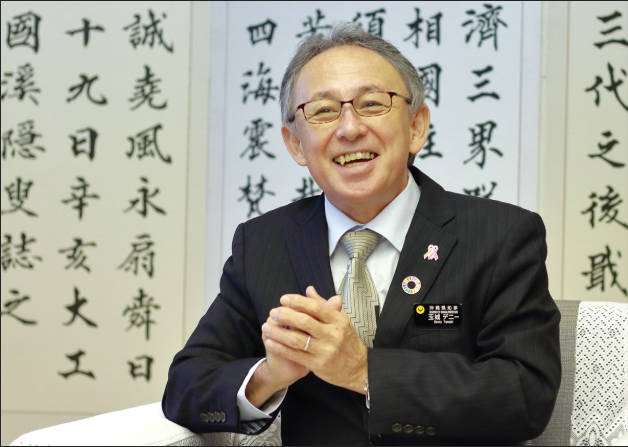 沖縄県知事「尖閣沖は中共領海、日本の漁船は安全安心な他の海域で操業して」