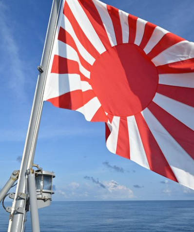 【自衛隊広報が変わった！！】～守るべきものがある～それは「命」、安心して暮らせる「平和」次世代へと繋ぐ「未来」。我々は揺るがない「使命」を胸に皆さまを守り続けます