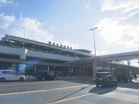 女性(24)に臭いを付けた名刺を押し付けたツアーコンダクター(55)逮捕