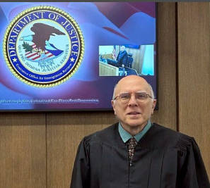 【日本も続けー！！】米国で移民裁判官の解雇相次ぐ