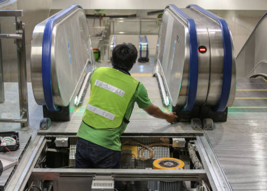 【国際】アメリカの高卒ブルーカラー「年収10万ドル超え」は日本の近未来