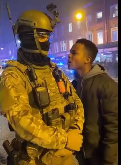 【米国】軍人や警官への侮辱はいつもどおり、ずっと侮辱されつづけて、限界突破……