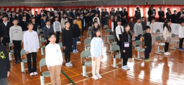 【DB】大坊小で閉校式     学校がなくなっても思い出は宝物／青森県平川