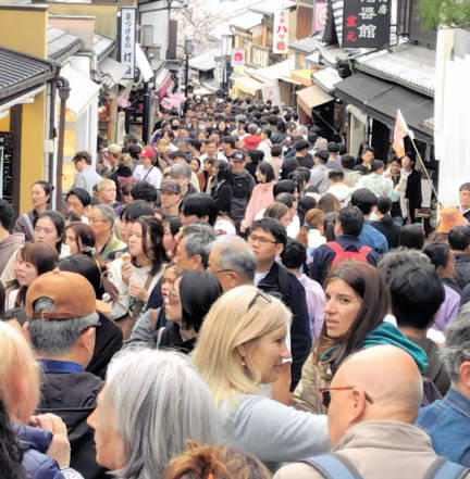 【悲報】去年のインバウンド観光客数。東京1446万人、大阪1288万人、京都998万人、名古屋189万人