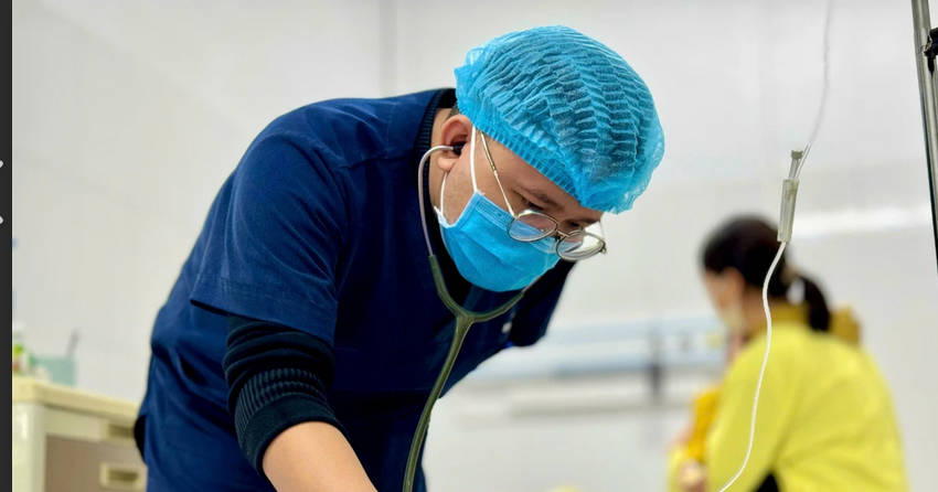 【インフルエンザ、小中学生を中心に広がる】患者の７割超を１４歳以下が占め、学級閉鎖や休校が相次ぐ・・・病院院長 「免疫を得るには早くても２週間かかる、早めにワクチン接種してほしい」