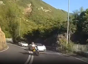 【動画】バイク女子さん、対向車線にはみ出して無事死亡