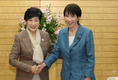 俺たちの高市、中国の第一の制裁、海洋品輸入停止を受けるも小池百合子とガールズトーク