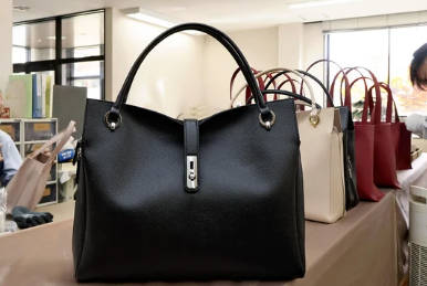 👜👩‍🦰「早苗バッグ」９か月待ち、ＳＮＳで反響呼び注文殺到…ふるさと納税返礼品にも