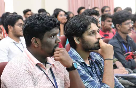 【政府】インド人材の雇用強化に最大1,500万円の補助金、補正予算で