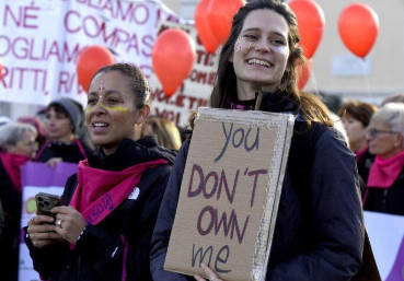 高市首相とハグしたイタリアのメローニ、フェミサイドを独立した犯罪とする法案を可決！