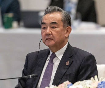 【悲報】中国父さん、フランスに続きイギリスにも「日本の女が挑発してきたんだけど！」