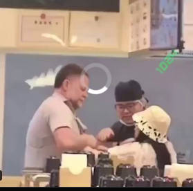 【中国】上海の「はま寿司」で、中国人の客が「料理が不味い」と食器や椅子を投げる