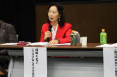 日本の有識者、高市首相に台湾発言の撤回要求。と中国メディアが報じる