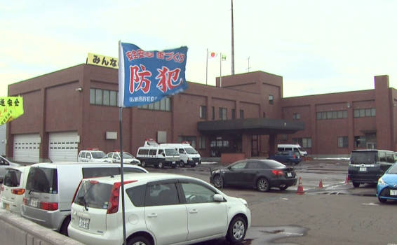 地震・津波警報で避難→無人のコンビニから40万円を窃盗