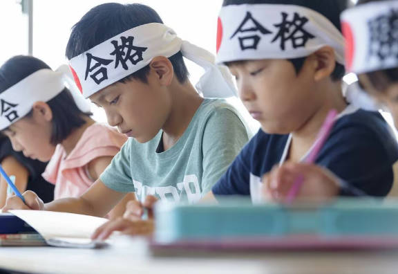 【X】「落ちたらお前が200万払えるのかよ！」小6男子の叫びにネット震撼…中学受験を控えた子どもたちの“異常すぎる日常”とは