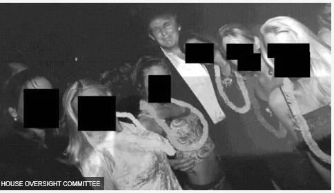 エプスタ〇ン写真を公開　6人の女性に囲まれたトランプ、トランプコンドー〇山積みetc