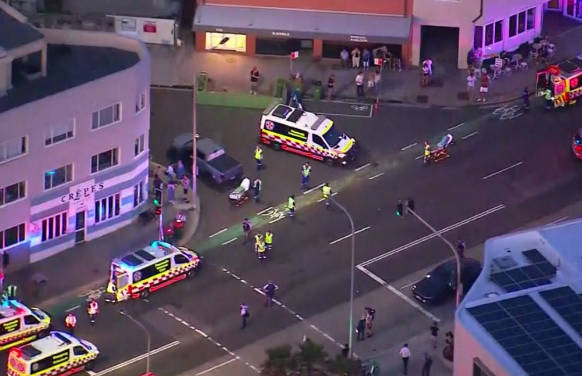 【国際】シドニー近郊のビーチで銃撃があり、豪メディアによると、複数の死者が出ている