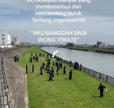 【インドネシア人が、武器を持ってシラット（武術）の練習動画を投稿】一部同胞から「日本の公共の場でやらないで」との意見 →→ 警察は何もしない！！