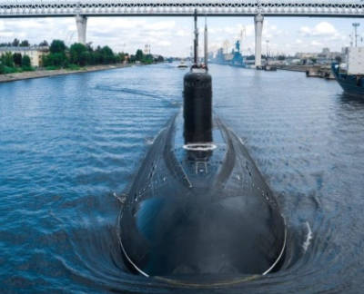 【宇露戦争】ロシアのノヴォロシースク港に停泊していた潜水艦をウクライナ軍が水中ドローンを使って撃破