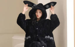 【恐怖】山形市中心部にクマの影が…　そこには黒もこもこ耳付きパジャマ喫煙者が！！